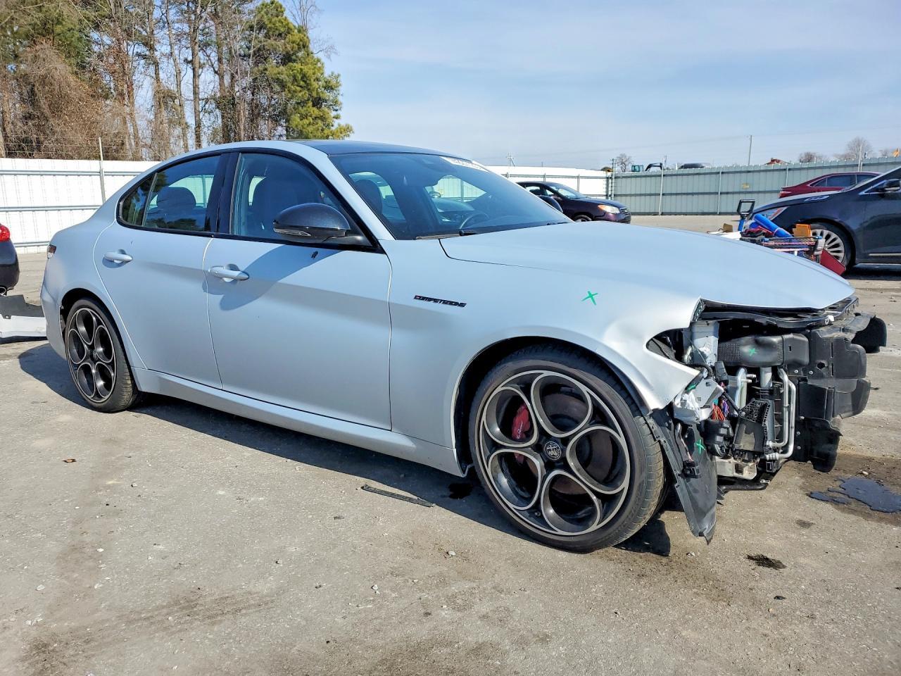 2024 Alfa Romeo Giulia Ti - Фото 4