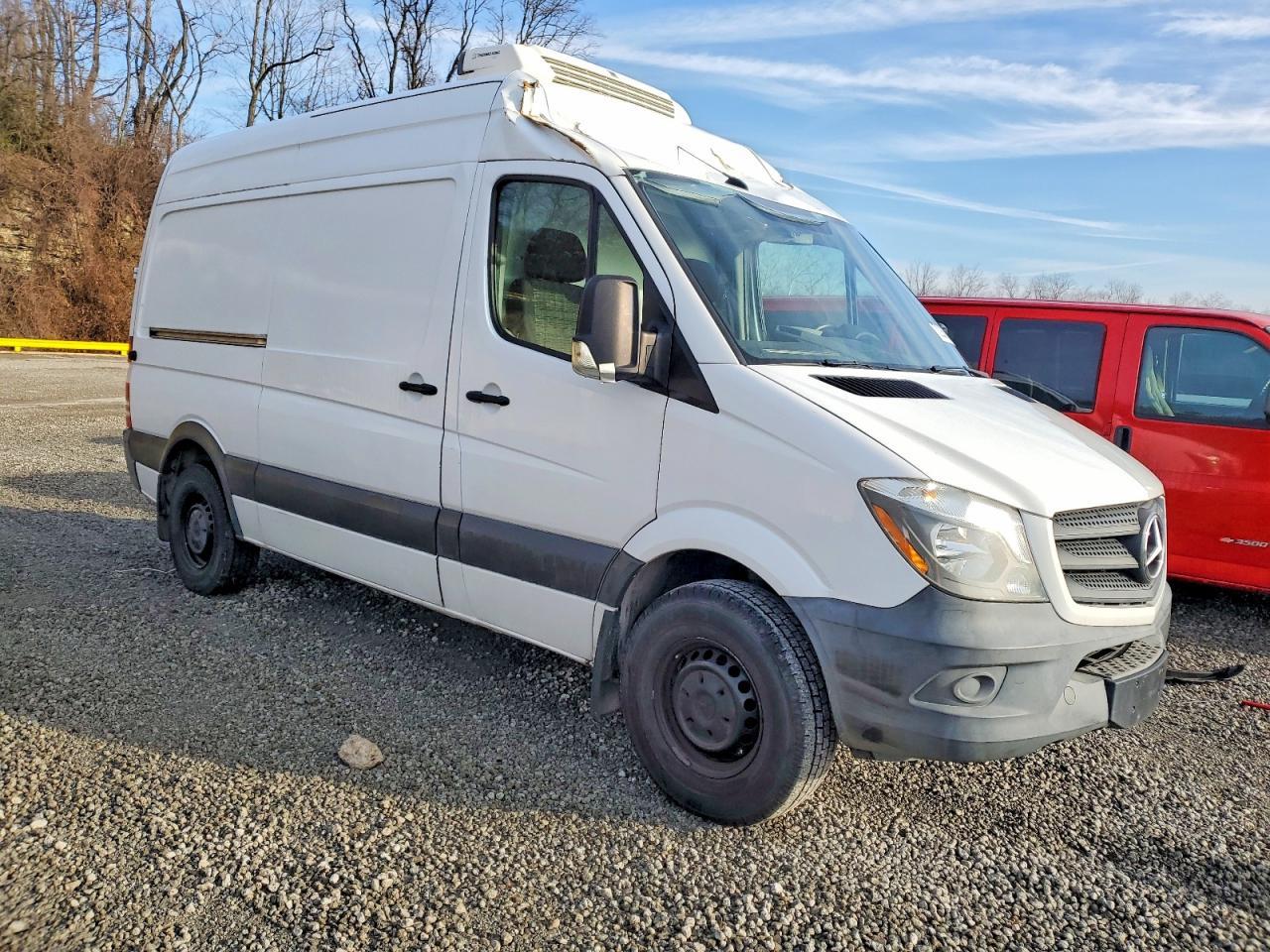 2016 Mercedes Benz Sprinter 2500 Refrigerated Delivery Van - Фото 4