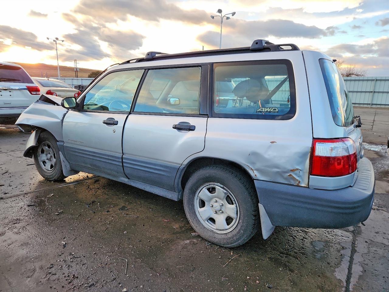 2002 Subaru Forester L - Фото 2