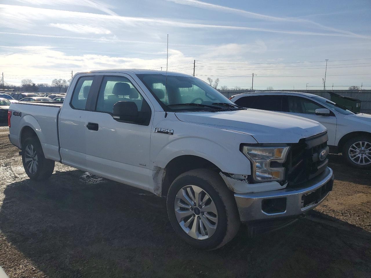 2016 Ford F150 Super Cab - Фото 4