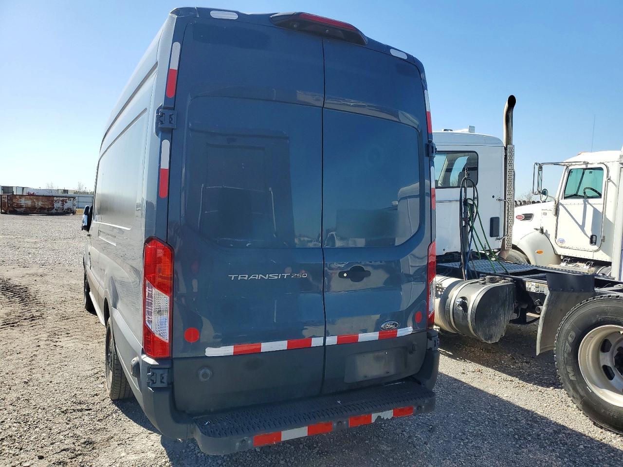 2020 Ford Transit T-250 - Cargo Van *** Clean Title * Prior Fleet *** - Фото 6
