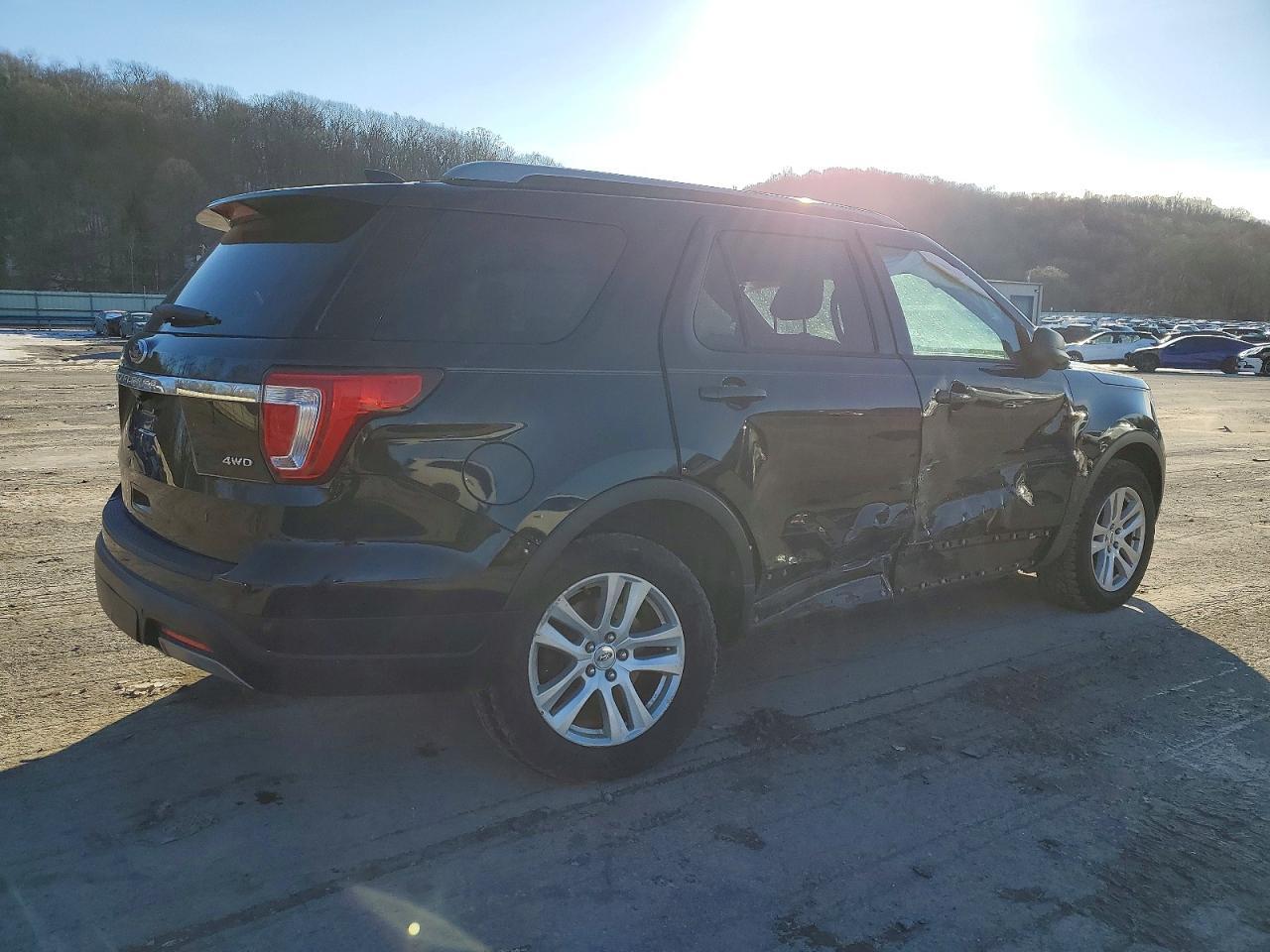 2019 Ford Explorer Xlt - Image 3