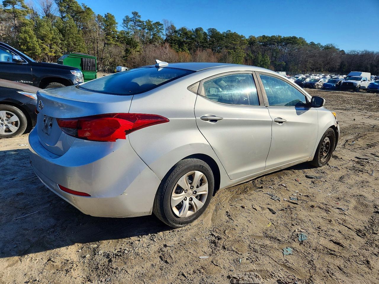 2016 Hyundai Elantra Se - Image 3