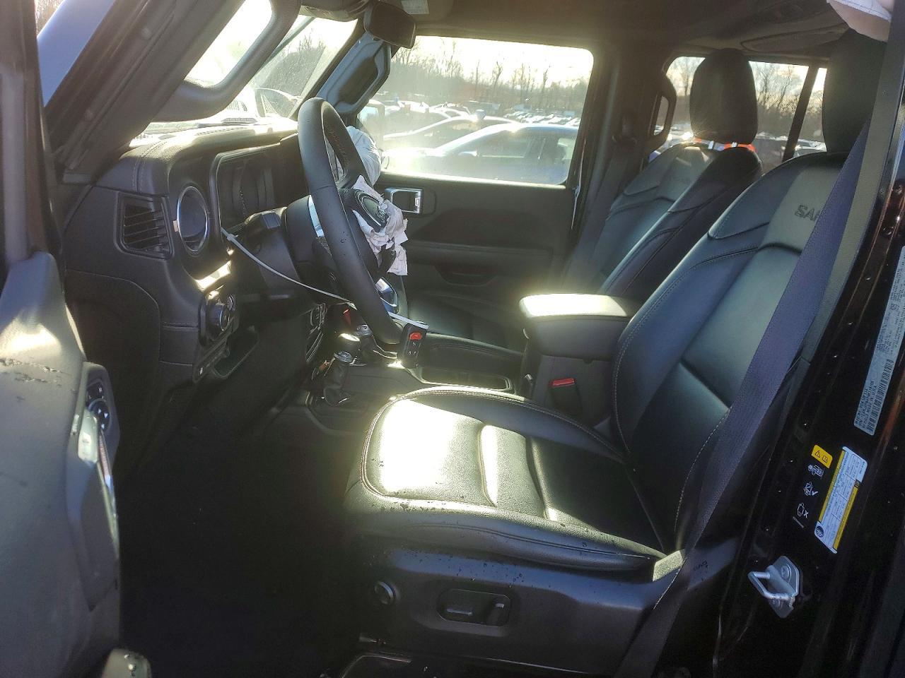 2024 Jeep Wrangler Sahara 4Xe - Фото 7