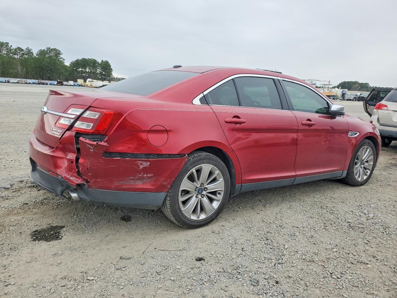 2014 Ford Taurus Limited - Image 3