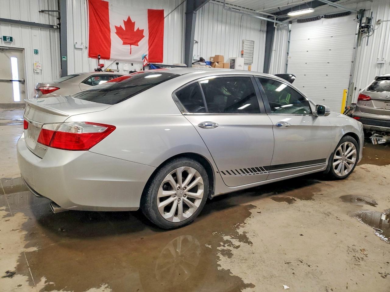 2015 Honda Accord Sport - Image 3