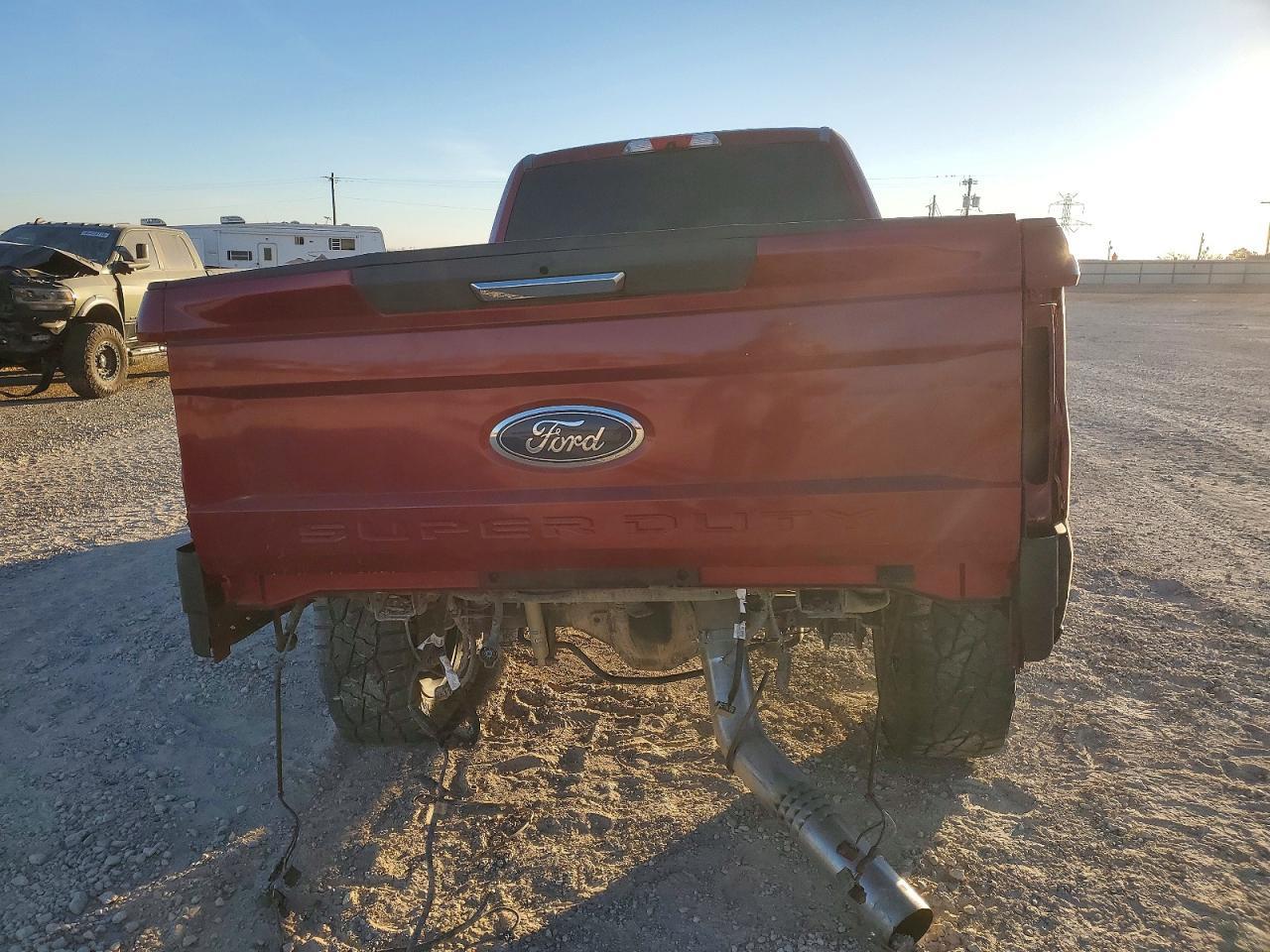 2017 Ford F350 - Image 6