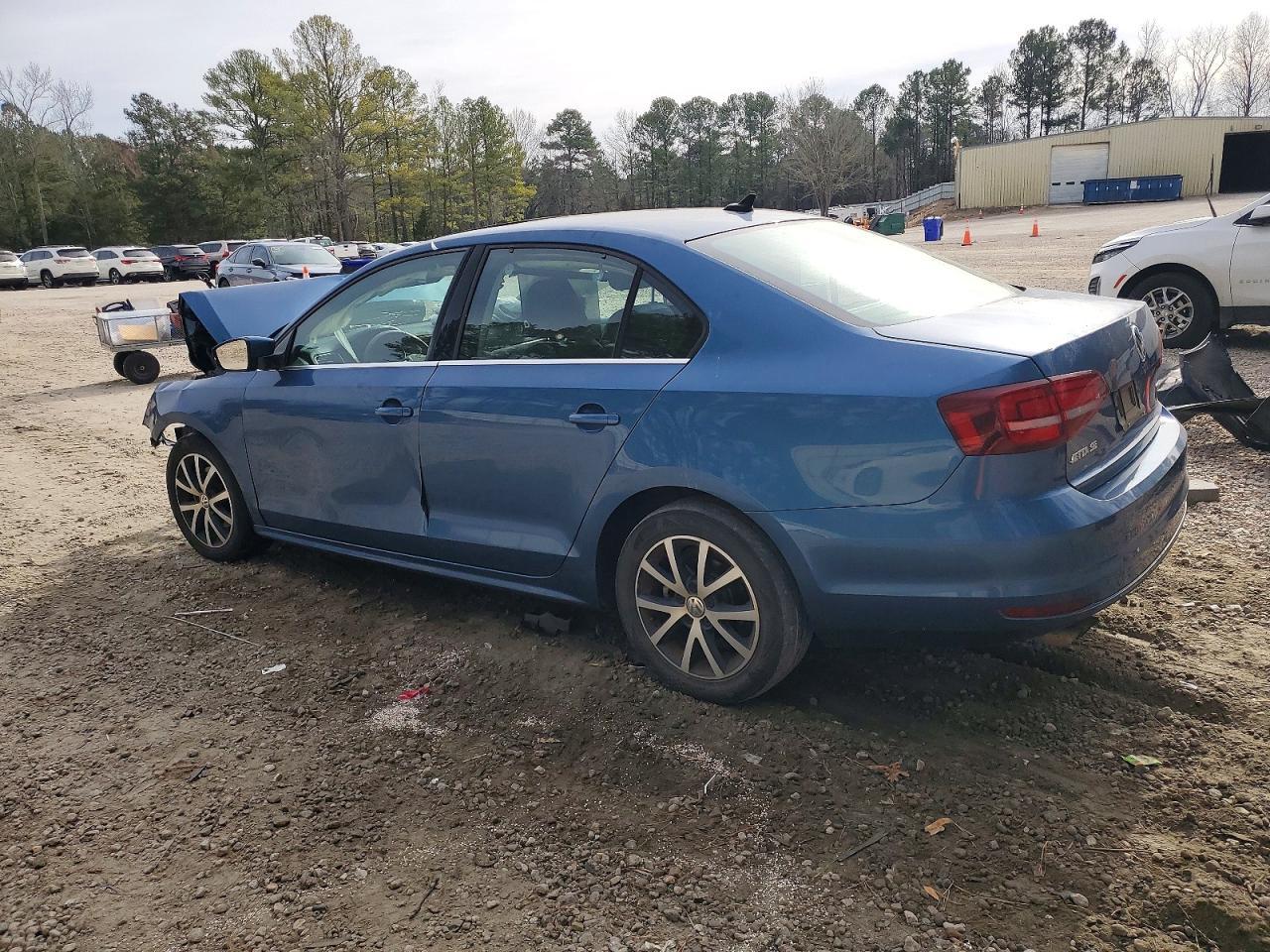 2017 Volkswagen Jetta Se - Фото 2