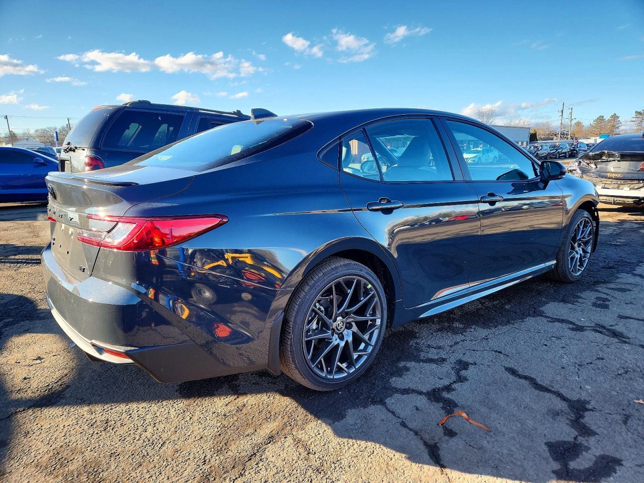 2026 Toyota Camry Se - Фото 3