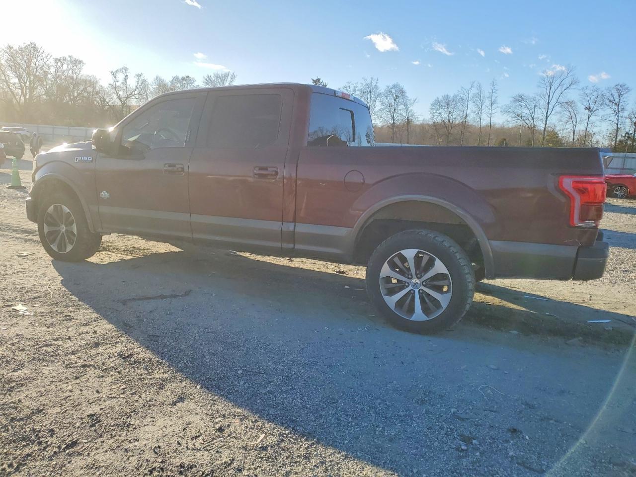 2015 Ford F150 Supercrew - Фото 2
