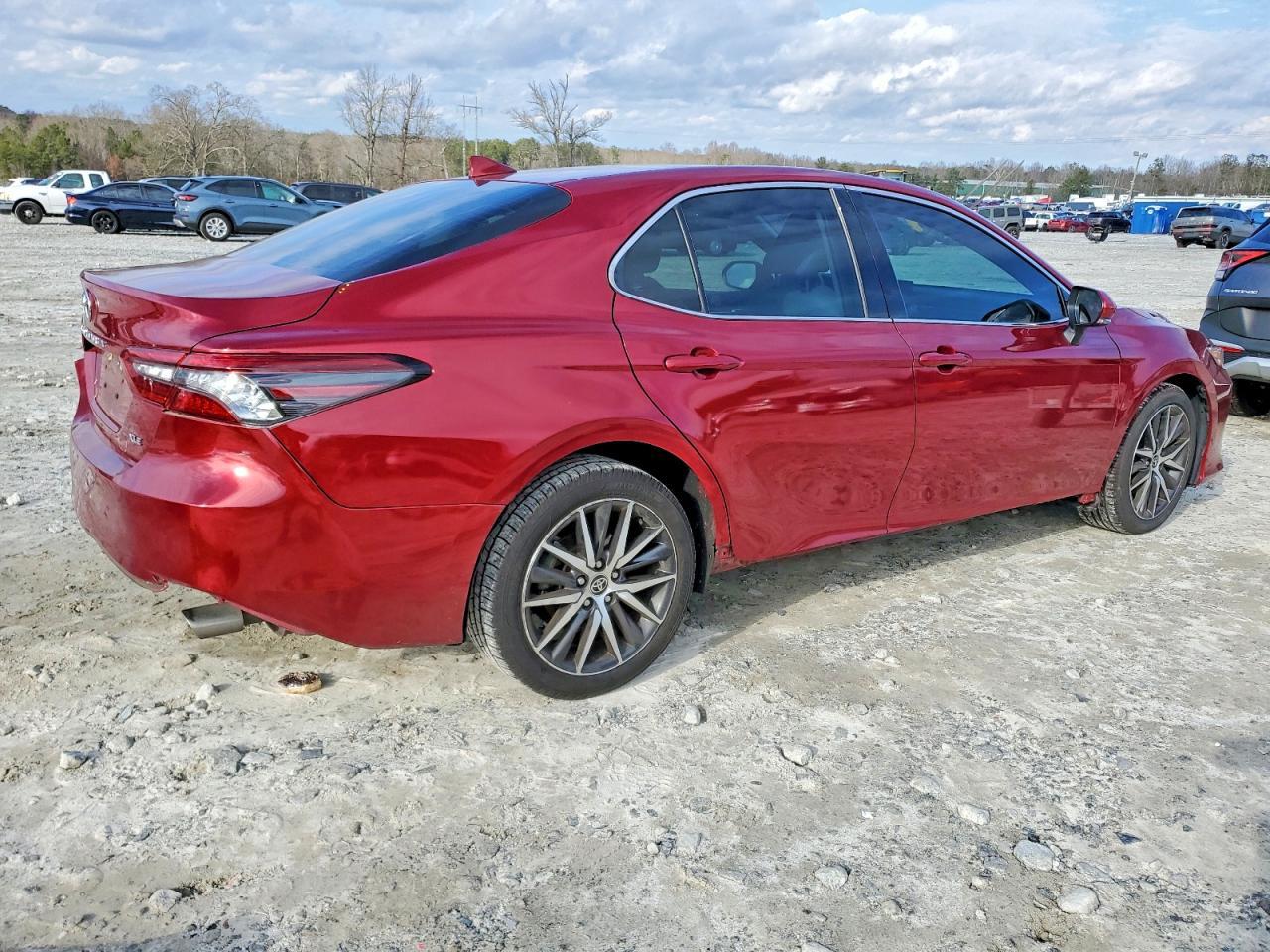 2022 Toyota Camry Xle - Фото 3