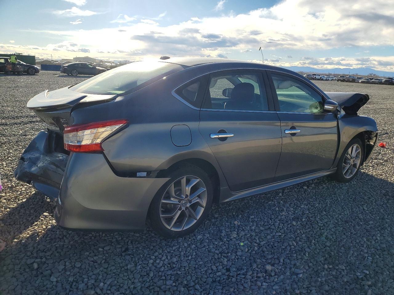 2015 Nissan Sentra S - Фото 3