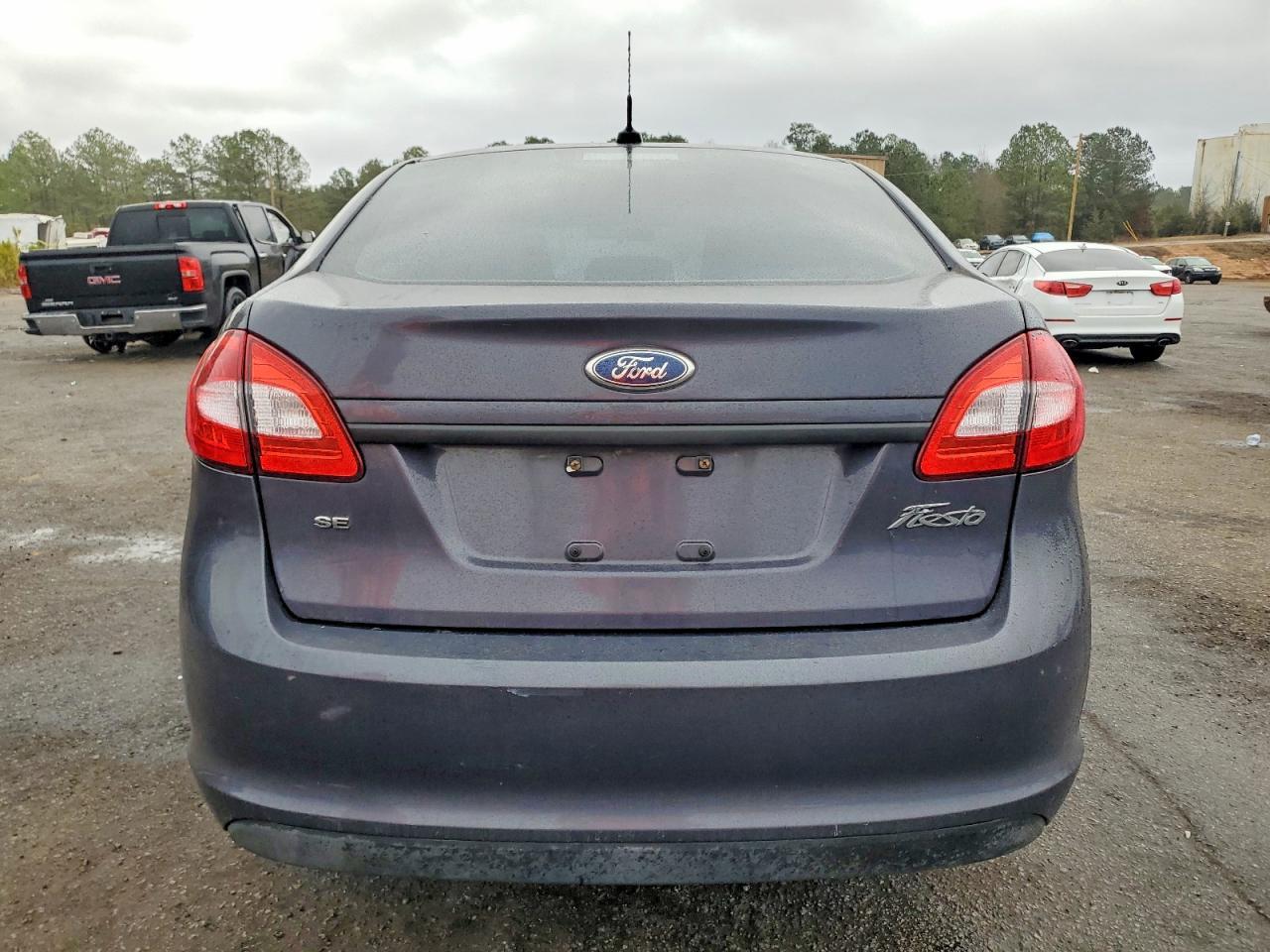 2012 Ford Fiesta Se - Фото 6