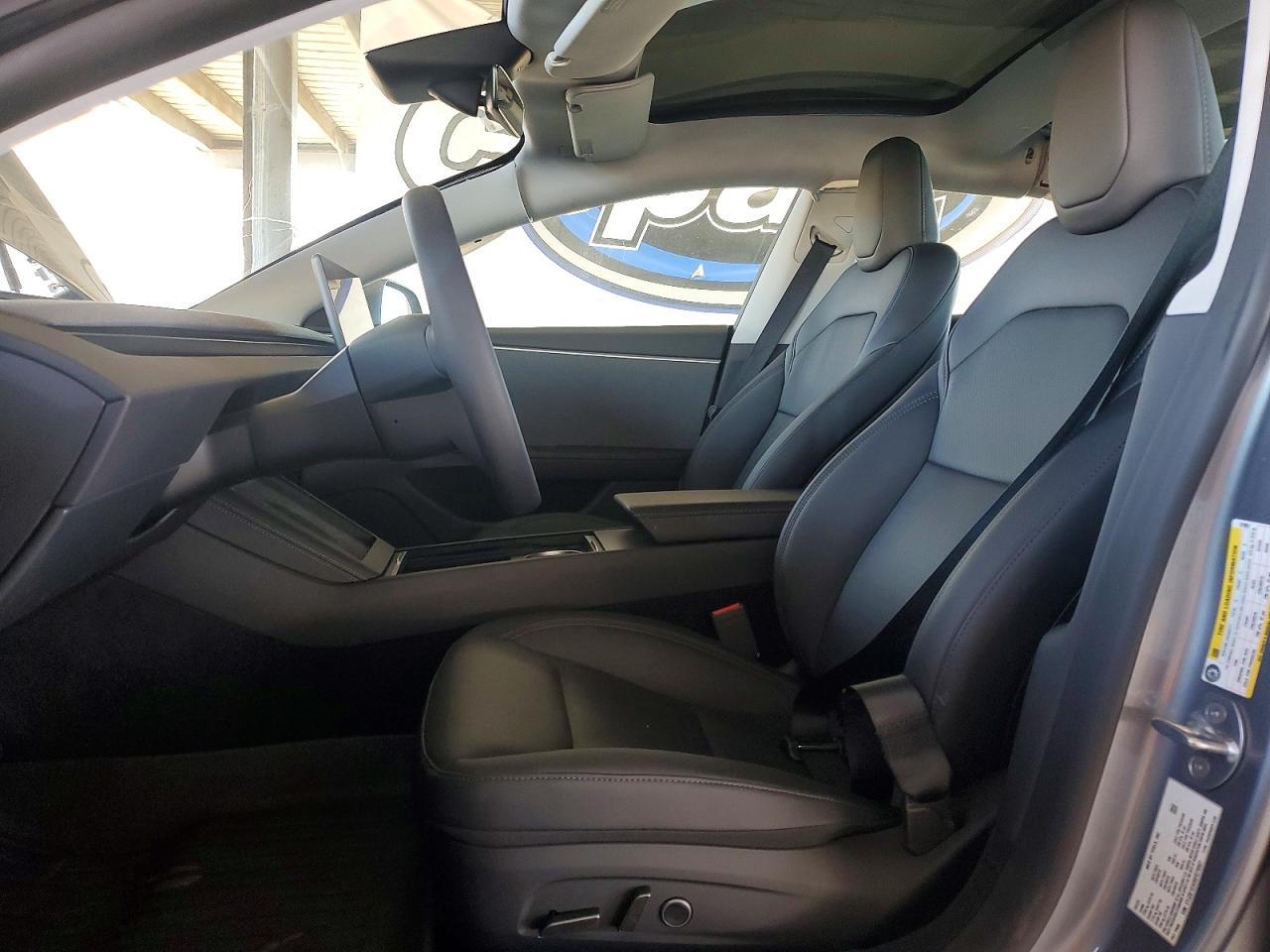 2025 Tesla Model 3 - Image 7