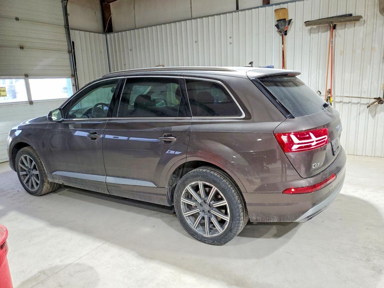 2017 Audi Q7 Premium Plus - Image 2
