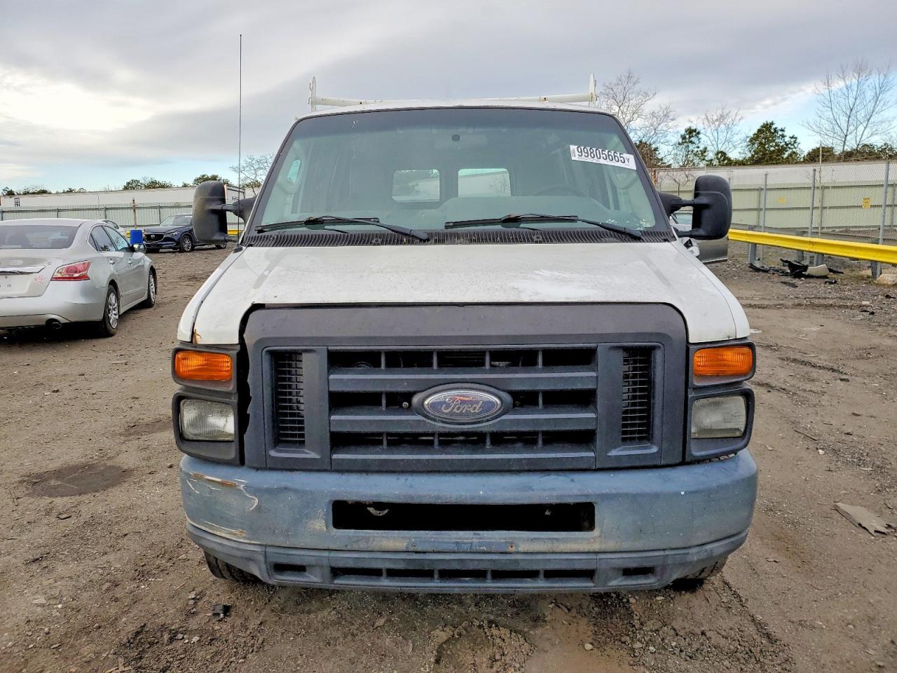 2010 Ford Econoline E250 Van - Фото 5