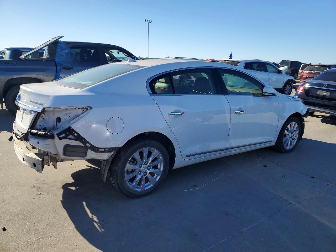2014 Buick Lacrosse - Image 3