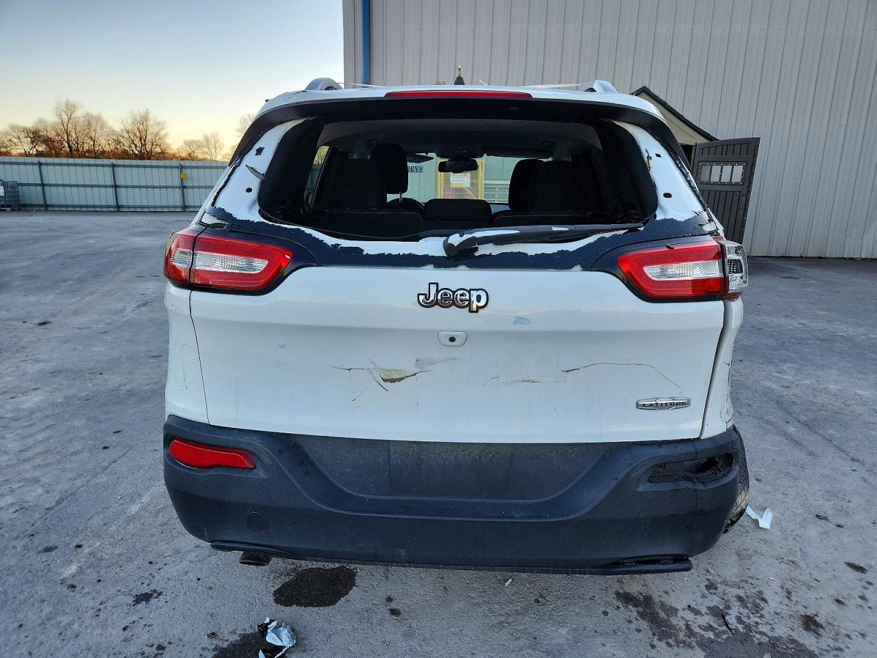 2016 Jeep Cherokee Latitude - Image 6