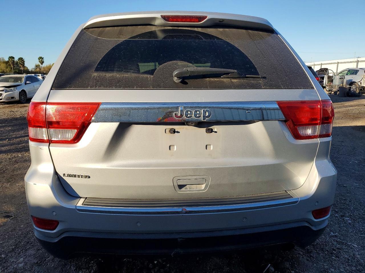 2012 Jeep Grand Cherokee - Image 6