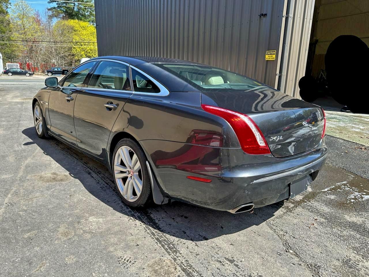 2011 Jaguar Xjl - Image 3