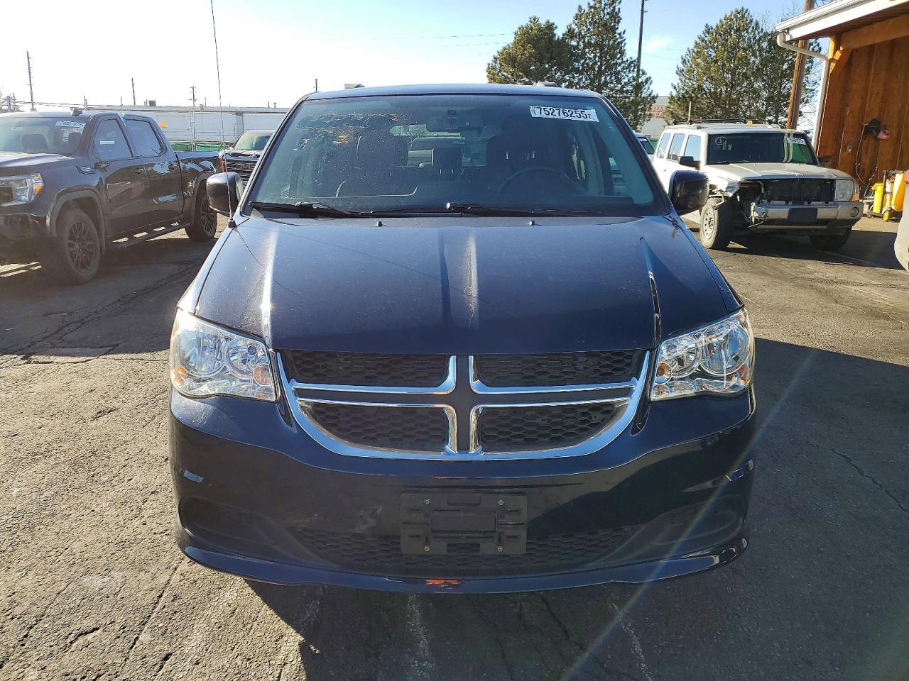 2016 Chrysler Town & Country Touring - Image 5