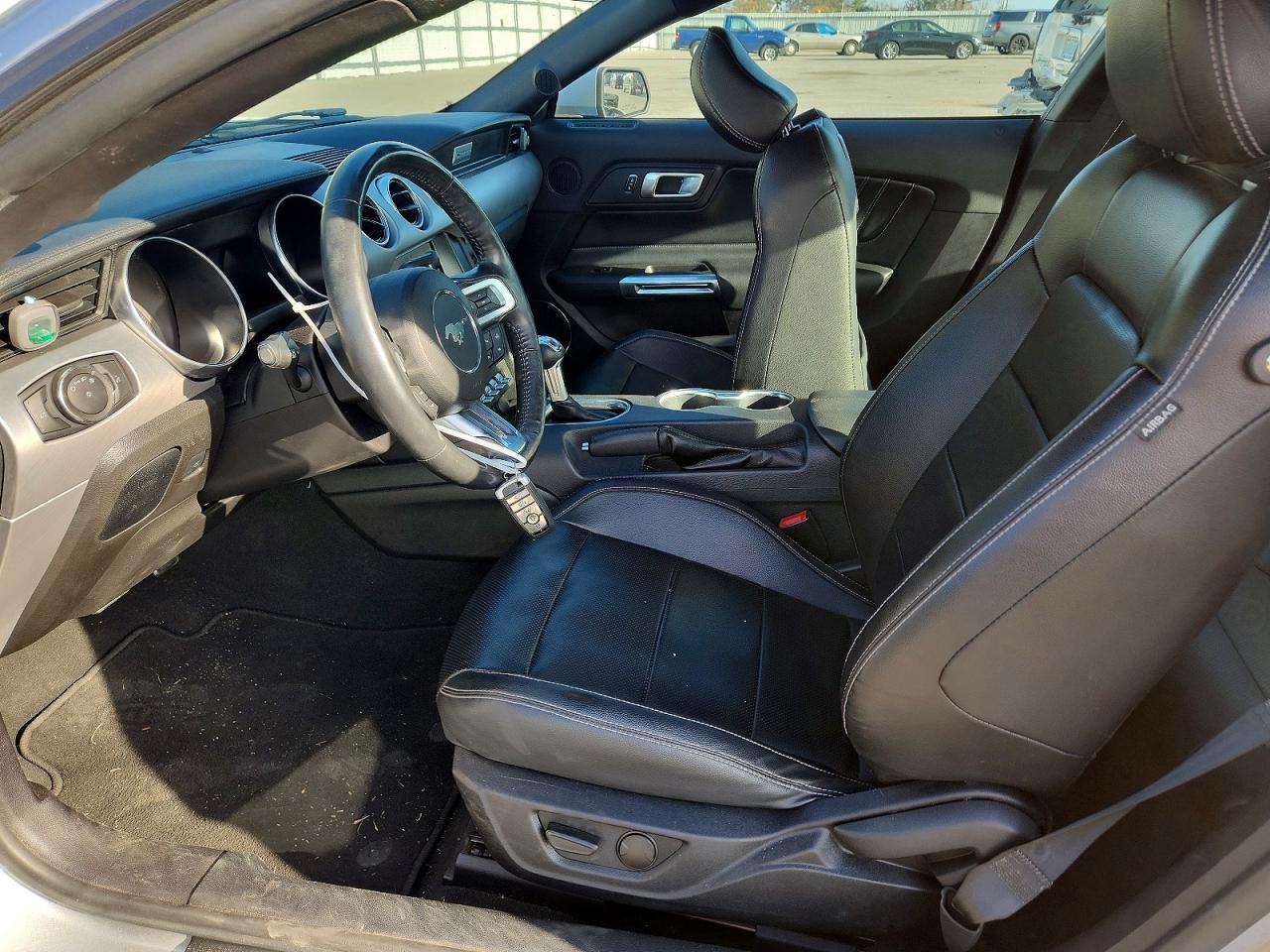 2022 Ford Mustang - Фото 7