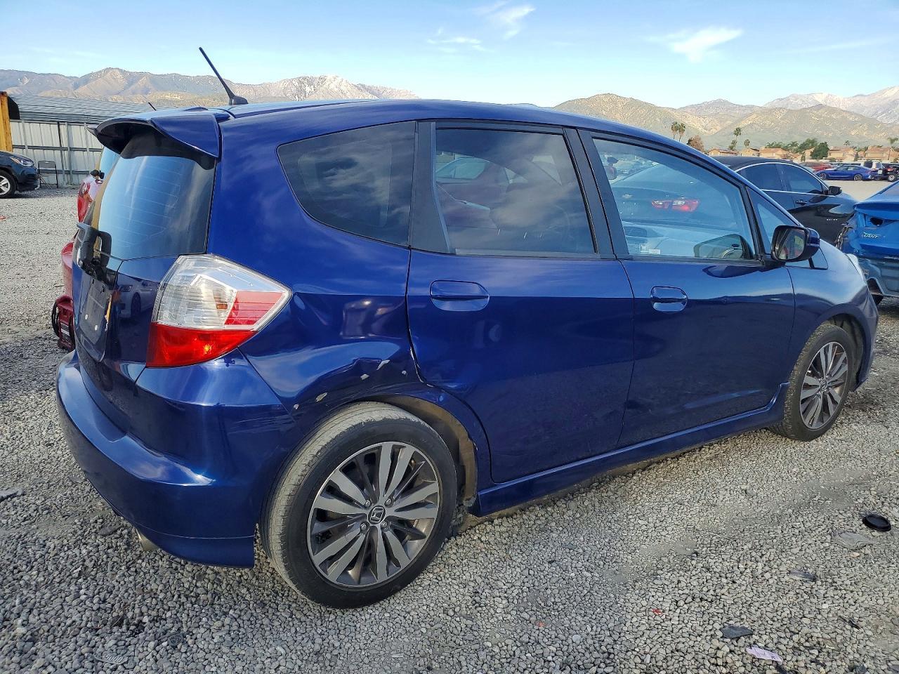 2011 Honda Fit Sport - Фото 3
