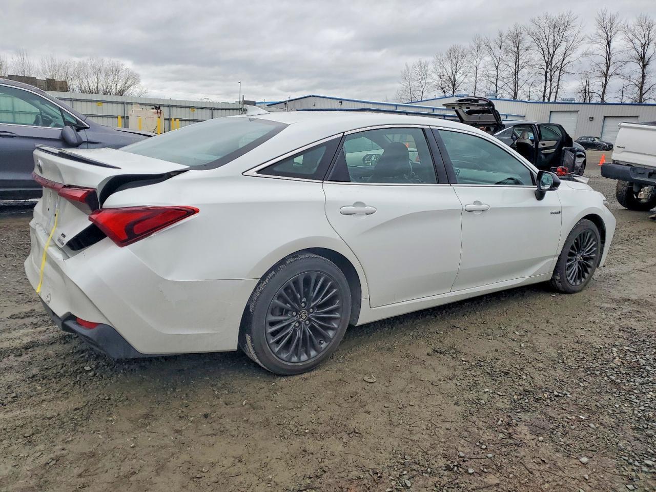 2020 Toyota Avalon Xse - Фото 3