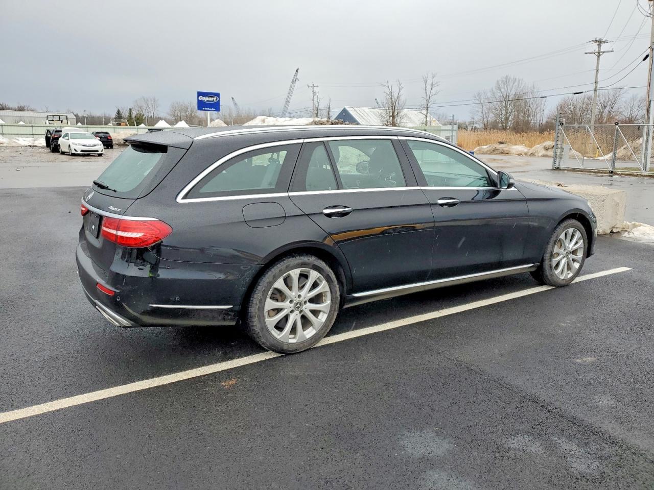 2018 Mercedes-Benz E 400 4Matic - Image 3