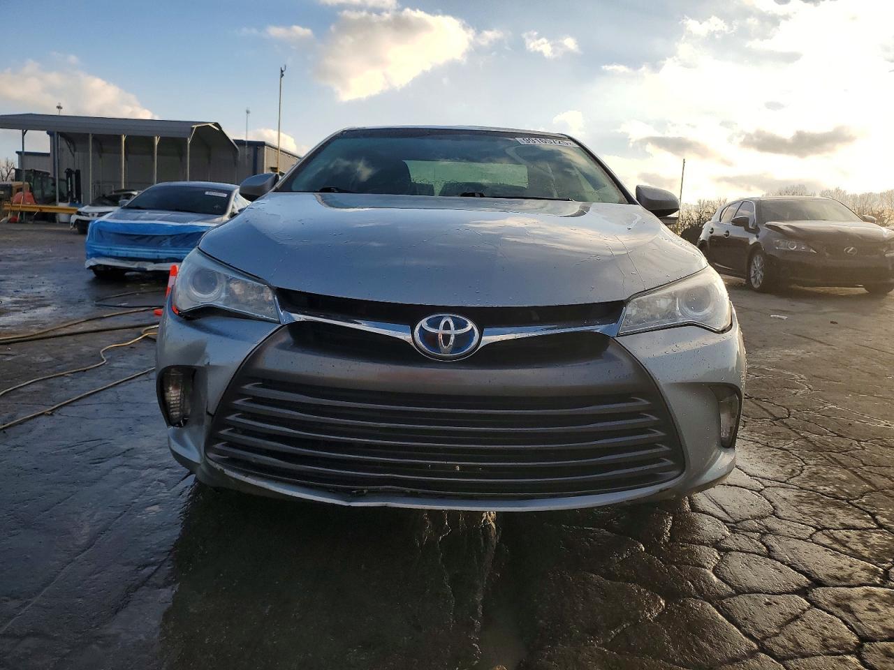 2016 Toyota Camry Hybrid - Фото 5