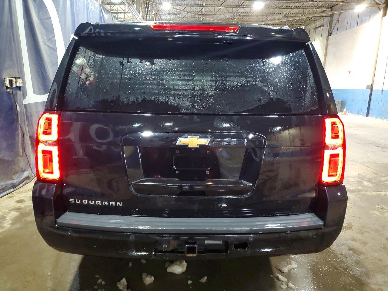 2017 Chevrolet Suburban K1500 Ls - Фото 6