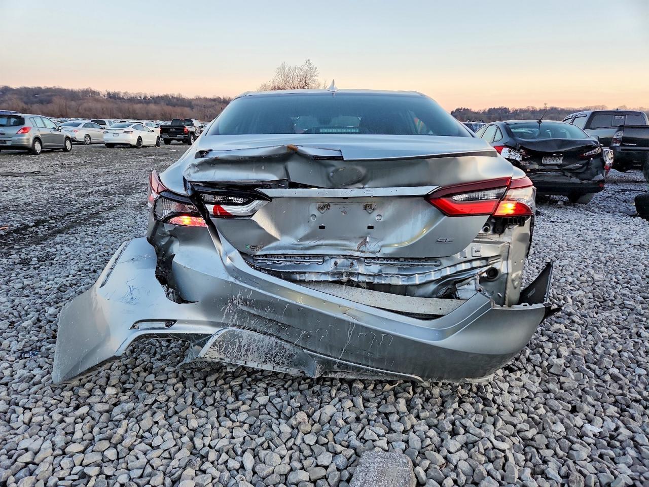 2021 Toyota Camry Se - Фото 6