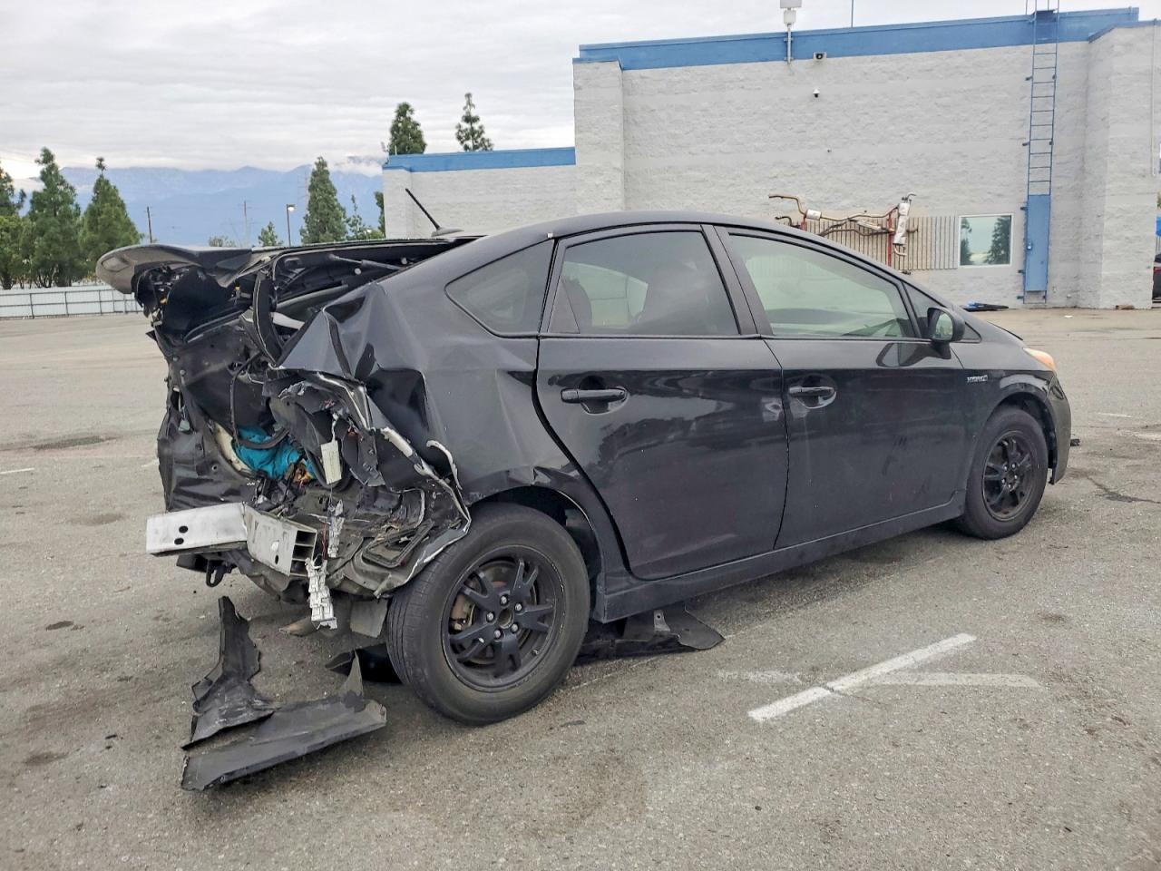 2015 Toyota Prius - Image 3