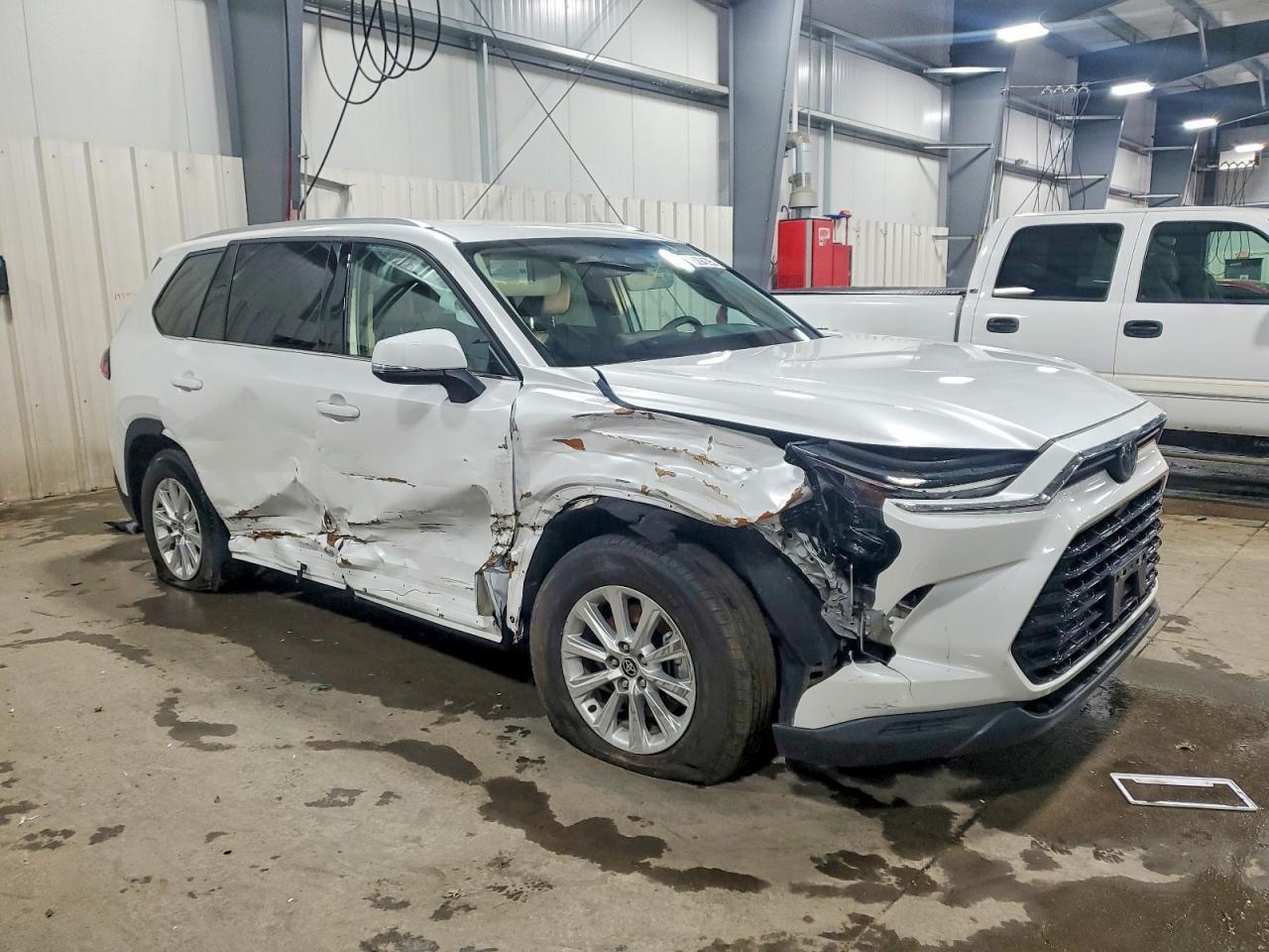 2024 Toyota Grand Highlander Xle - Image 4