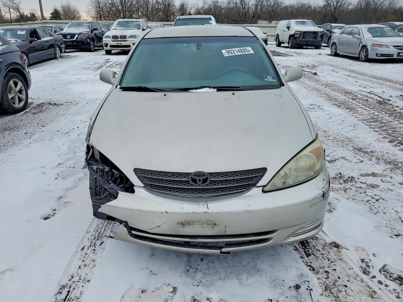 2004 Toyota Camry Le - Image 5