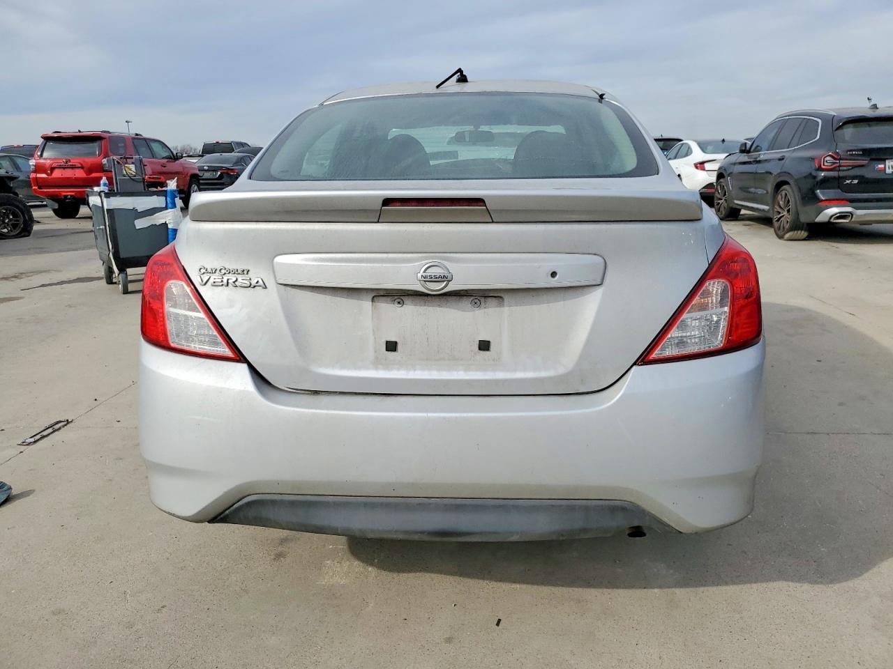2017 Niss Versa - Image 6