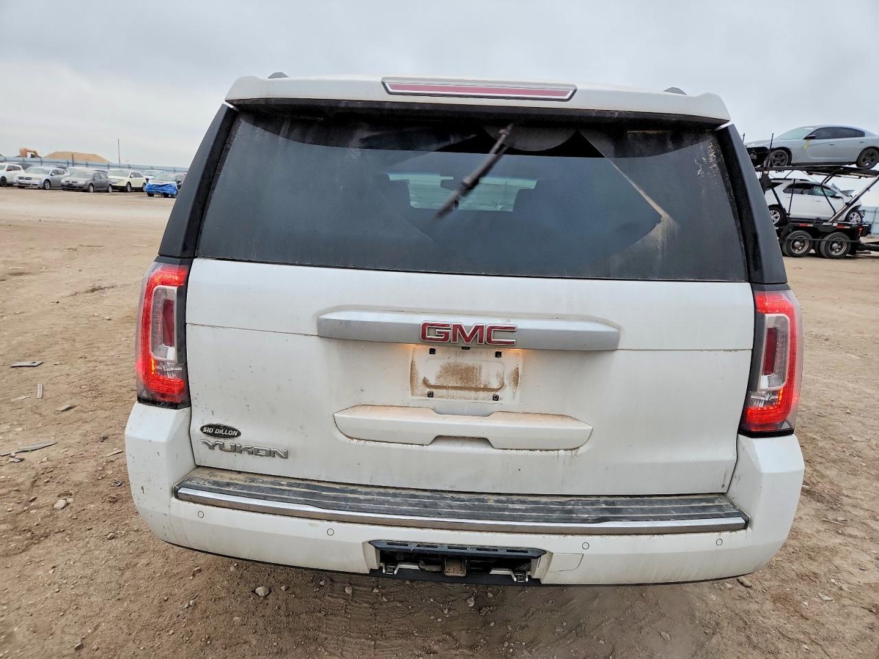 2016 GMC Yukon Denali - Image 6
