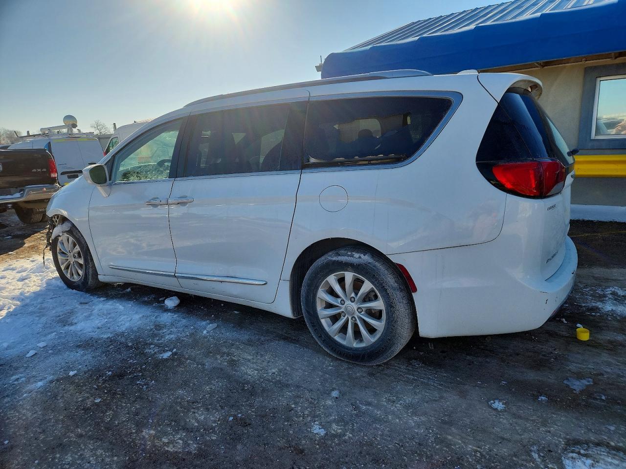 2018 Chrysler Pacifica Touring L - Фото 2