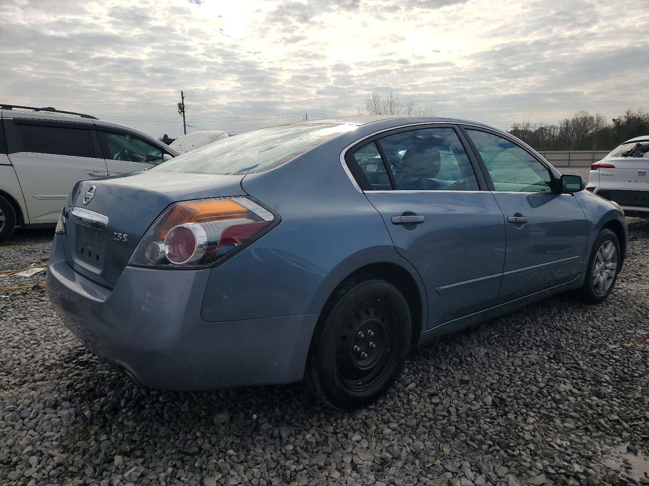 2012 Niss Altima Base - Фото 3