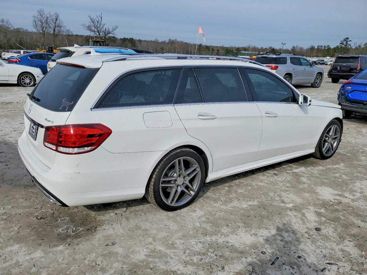 2014 Mercedes-Benz E 350 4Matic Wagon - Image 3