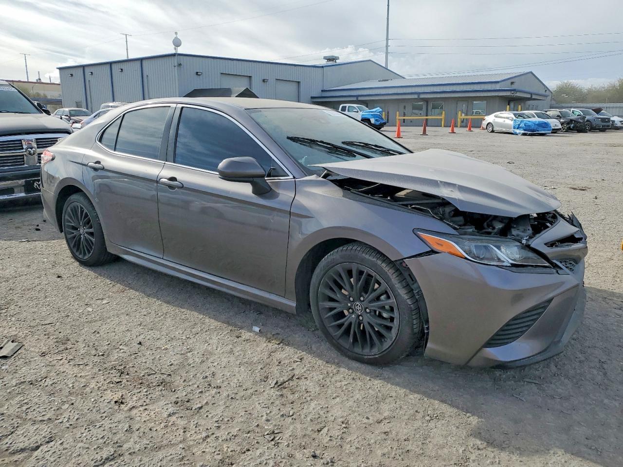 2019 Toyota Camry L - Фото 4