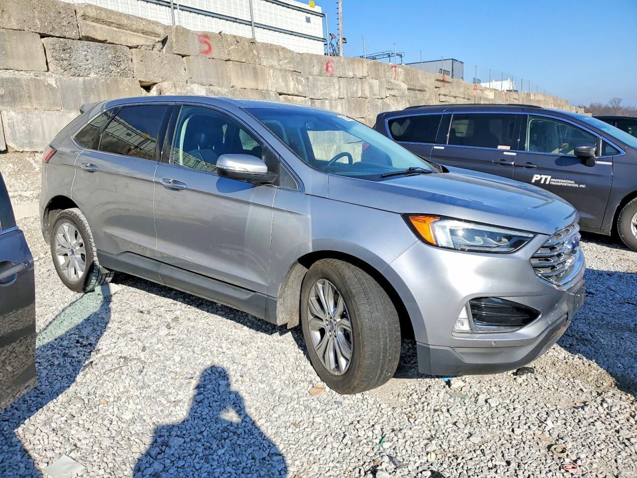 2022 Ford Edge Titanium - Фото 4