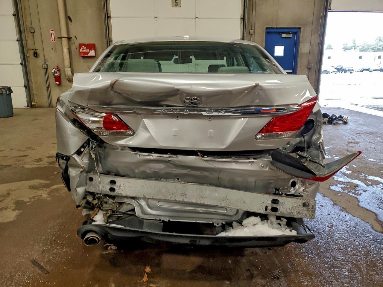 2012 Toyota Avalon Base - Image 6