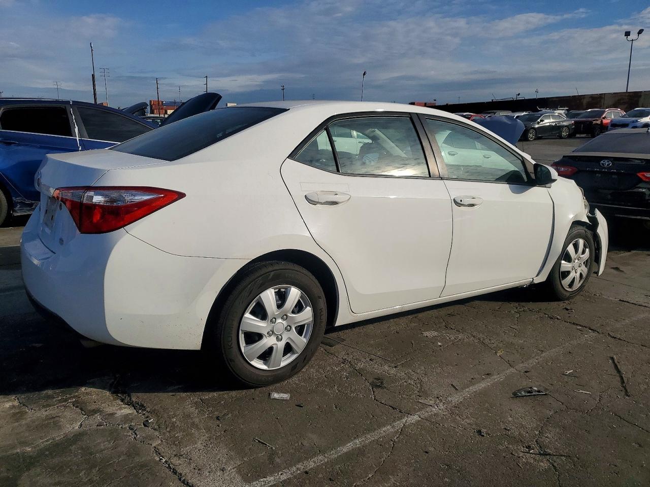 2015 Toyota Corolla L - Фото 3