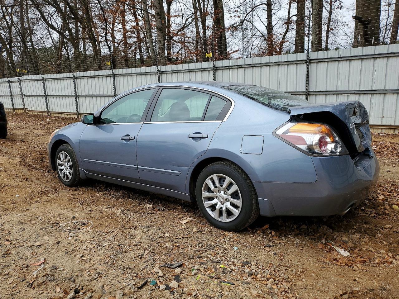 2010 Nissan Altima Base - Фото 2
