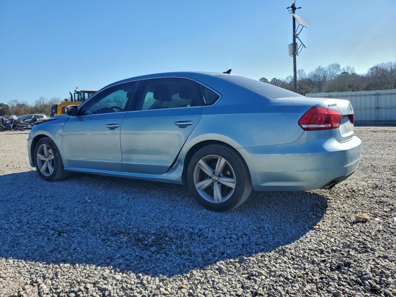 2012 Volkswagen Passat Se - Image 2