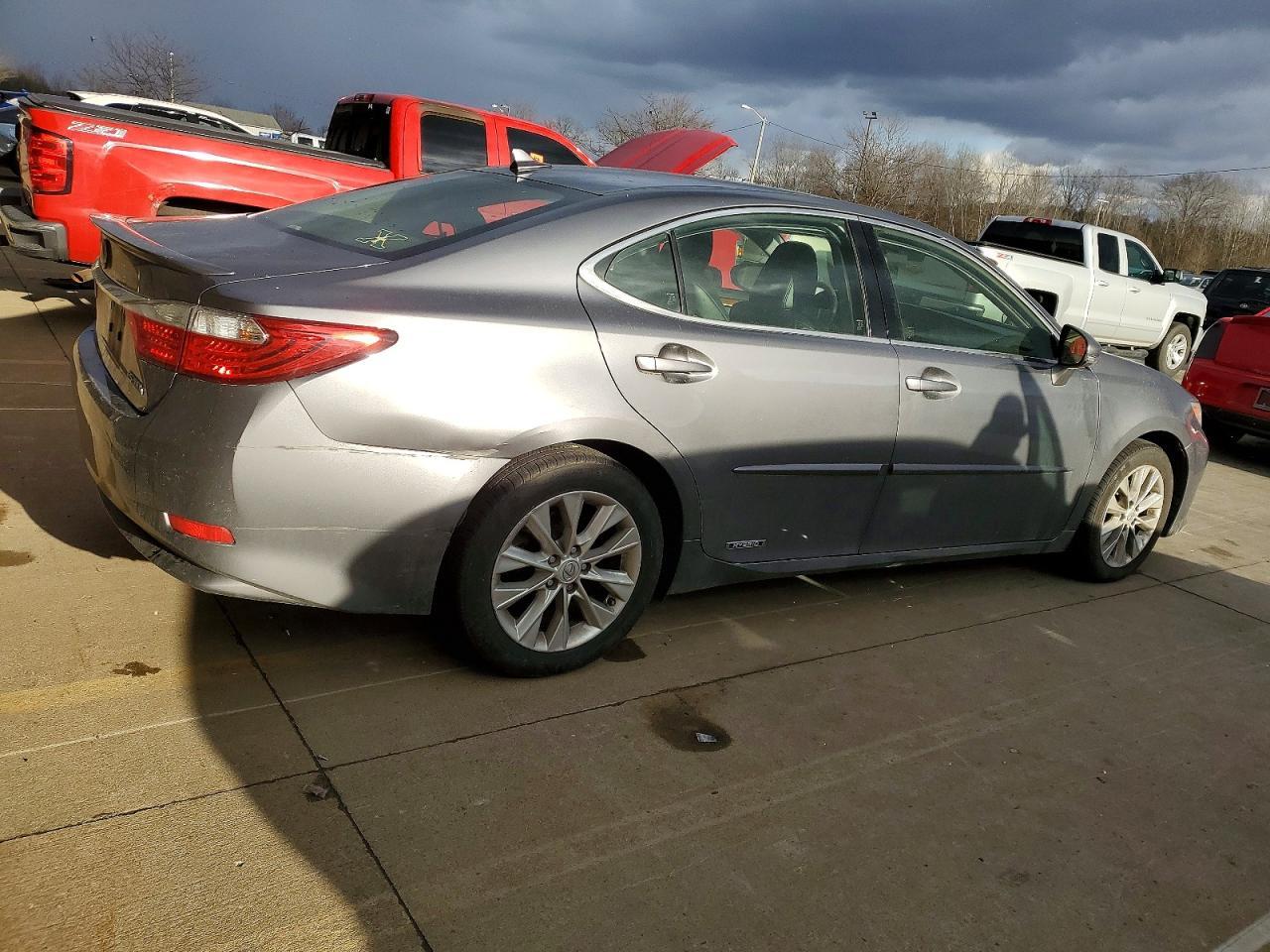 2013 Lexus Es 300H - Фото 3