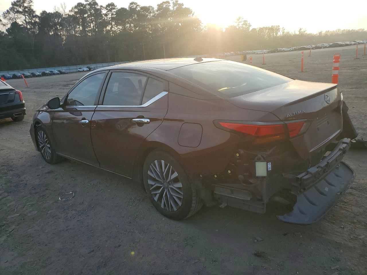 2023 Nissan Altima Sv - Фото 2