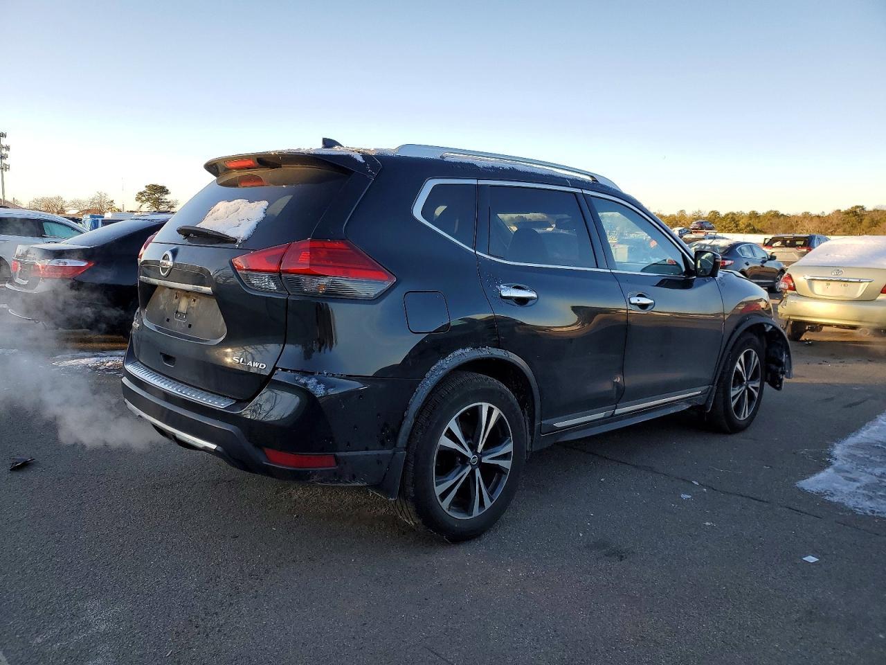 2017 Nissan Rogue - Фото 3