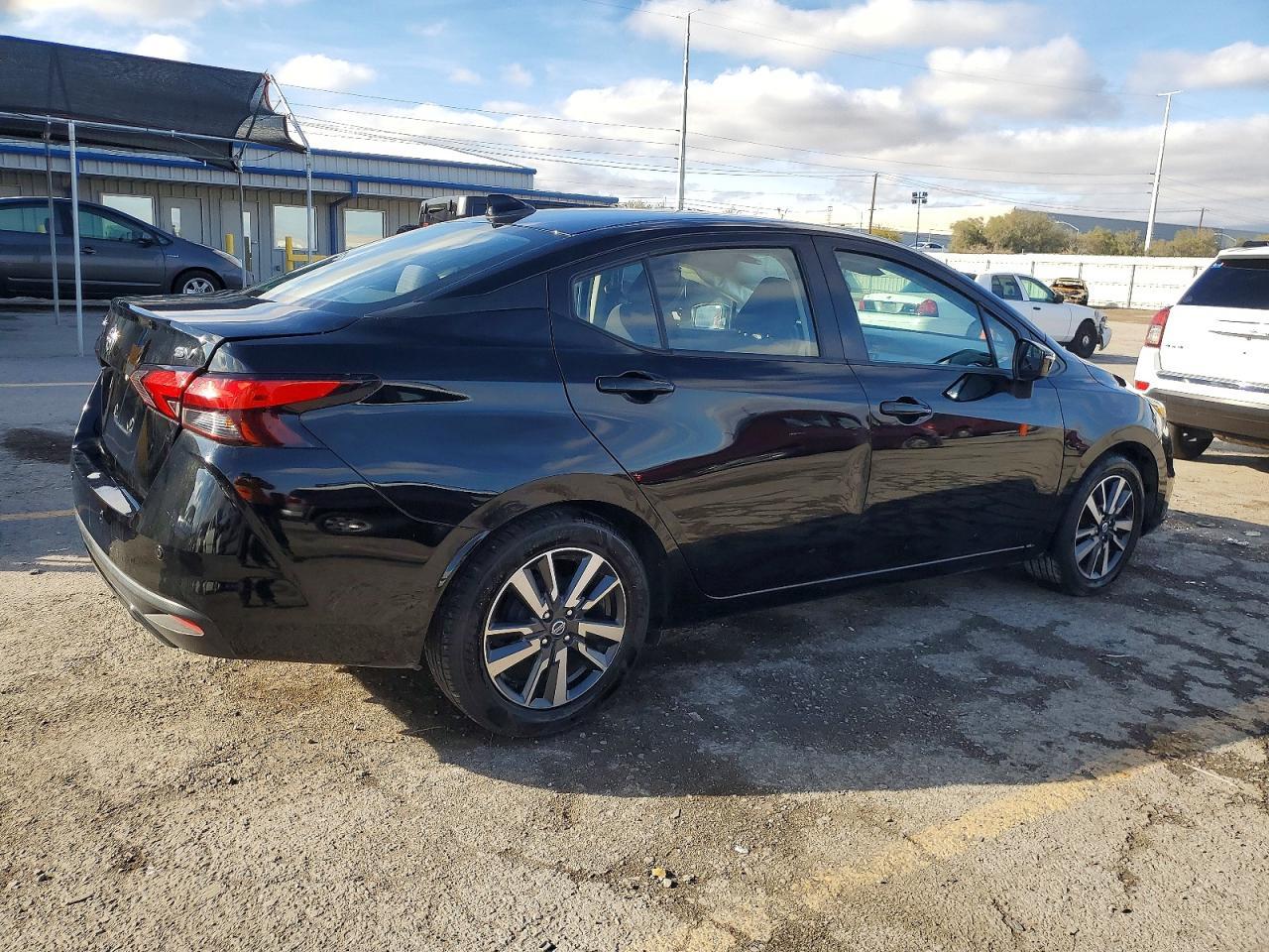 2021 Nissan Versa Sv - Фото 3